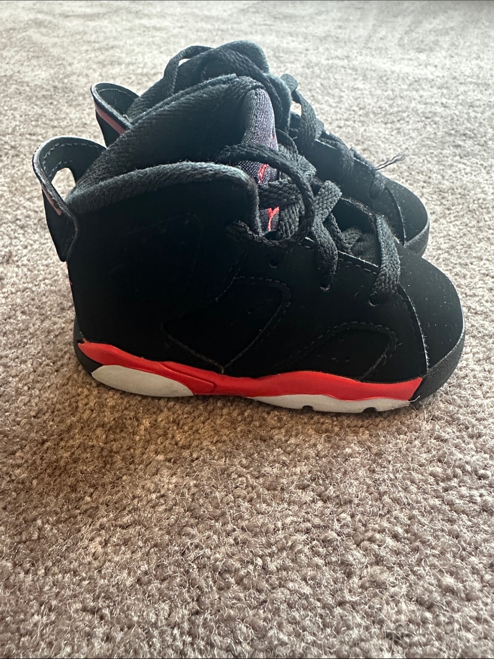 Jordan Kids Black and Red Low-Top Sneakers